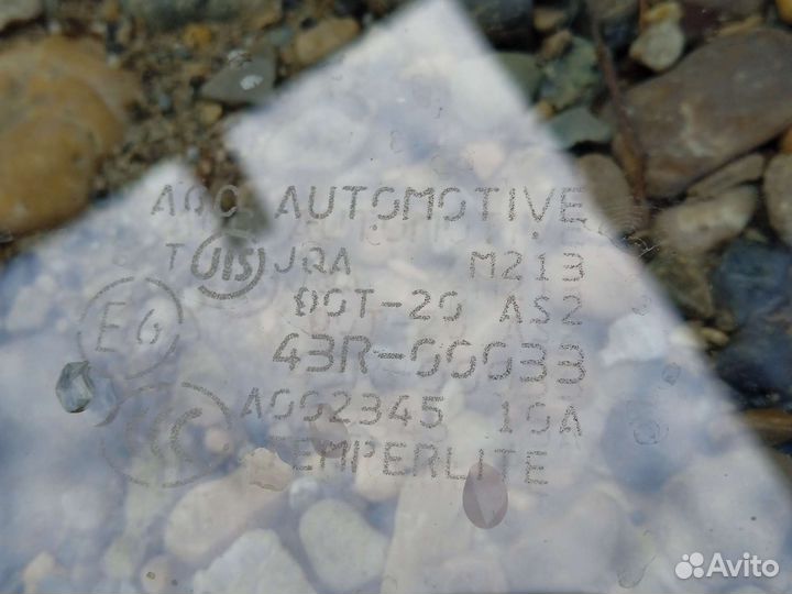 Mitsubishi ASX Стекло переднее правое