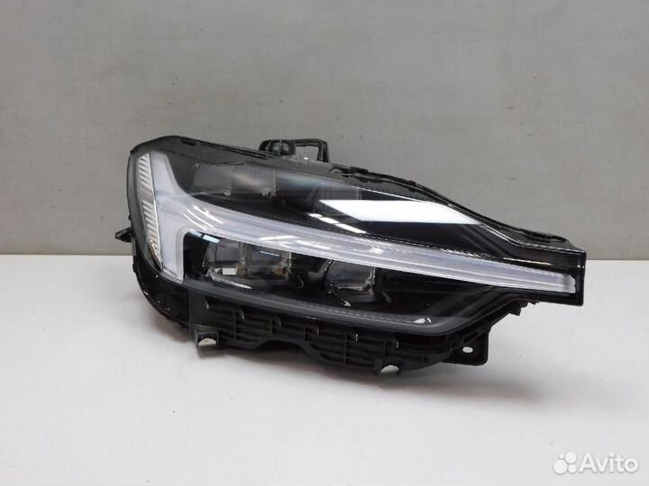 Фара правая Volvo XC60