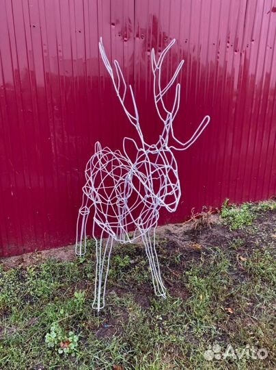 Олень из проволоки