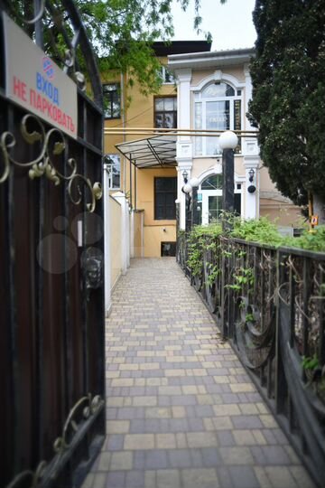 3-к. квартира, 60 м², 1/1 эт.