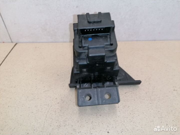 Замок зажигания 1-серия E87/E81 2004