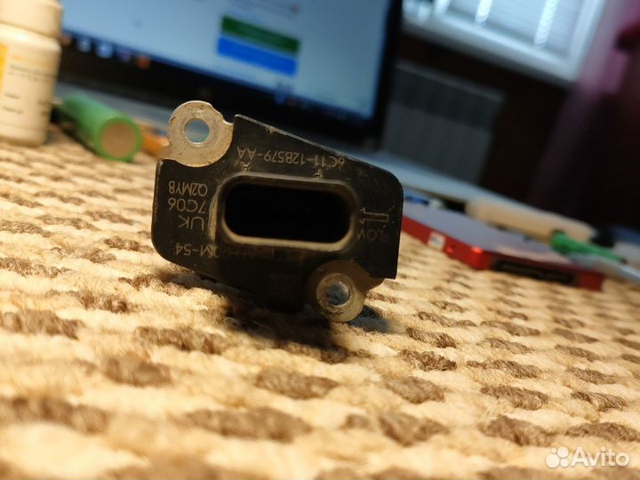 Датчик мвссового расхода воздуха 6C11-12B579-AA