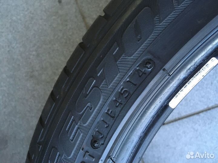 Bridgestone Potenza RE050 245/40 R19 и 275/35 R19 94W