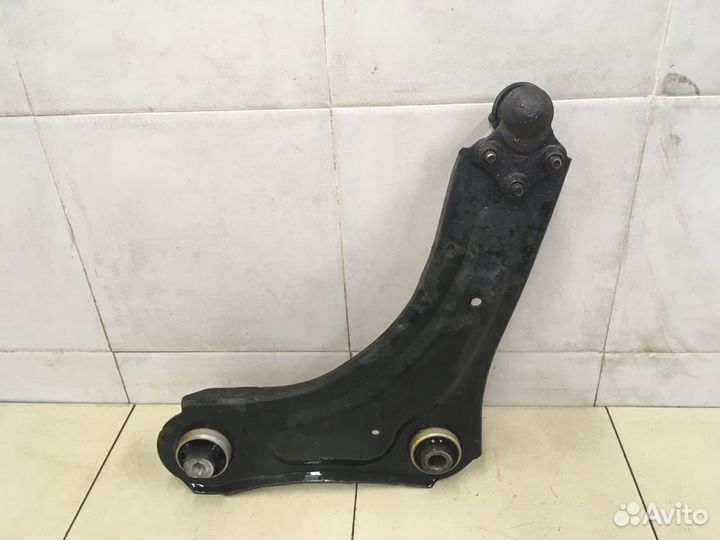 Рычаг передний правый Fluence 2010