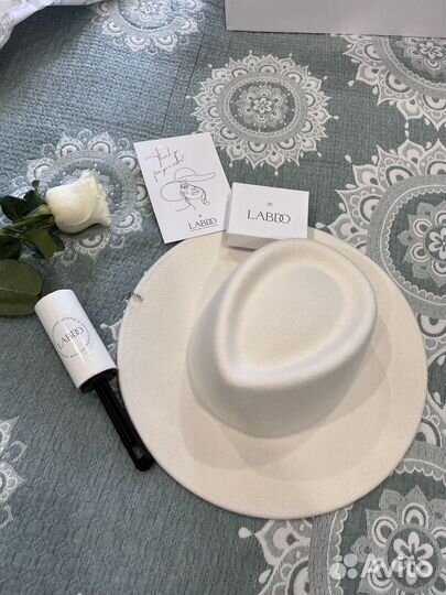 Новая белая шляпа LabDo