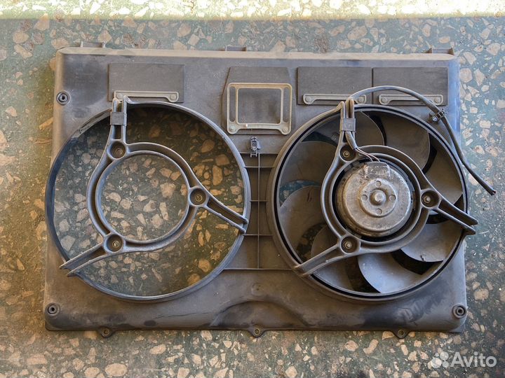 Диффузор радиатора audi 100 4A0121207H