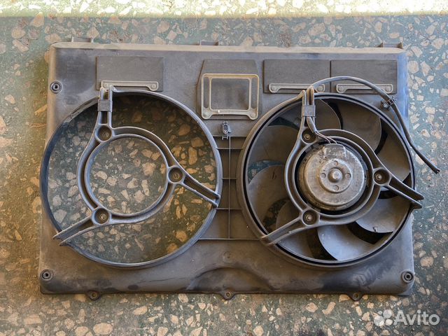 Диффузор радиатора audi 100 4A0121207H