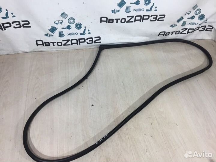 Уплотнитель двери передний правый Mazda 6 GH LF