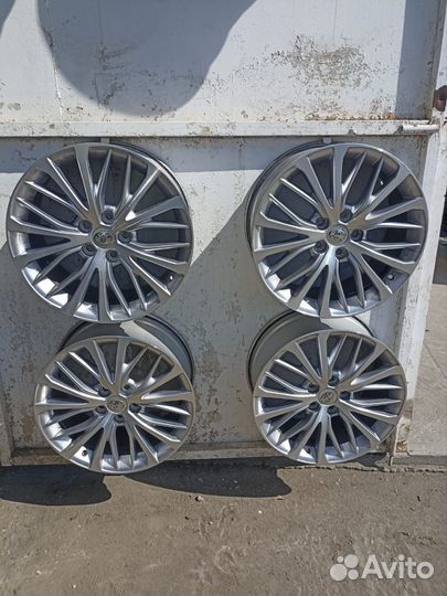 Диски на toyota camry r18