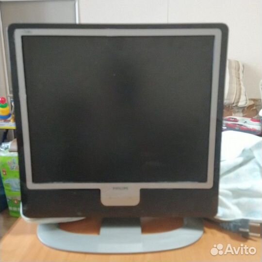 Монитор Philips