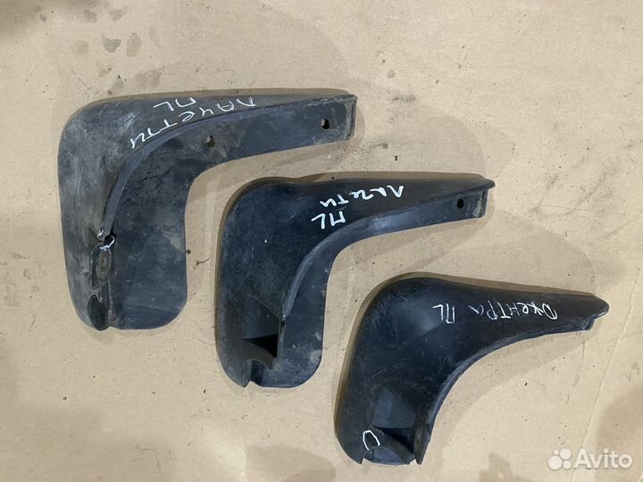 Брызговик передний левый шевроле лачетти