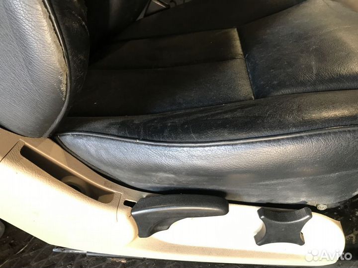 Комплект передних сидений Мерседес