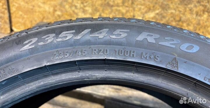 Pirelli Scorpion All Season SF2 235/45 R20