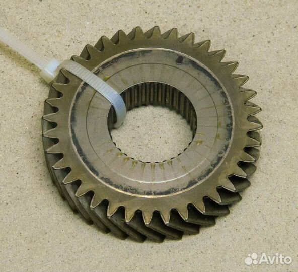 Шестерня 5й передачи Passat B3 1.8