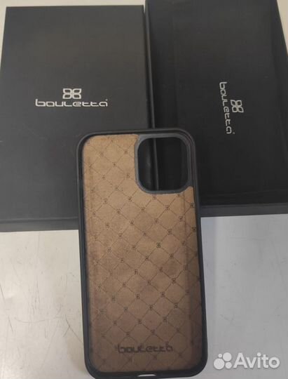 Чехол на iPhone 12