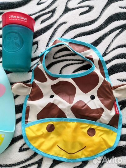 SkipHop поильник, слюнявчик силиконовый и дорожный