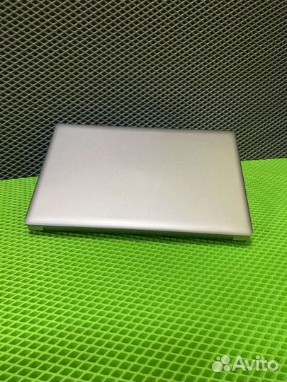 Ноутбук Новый