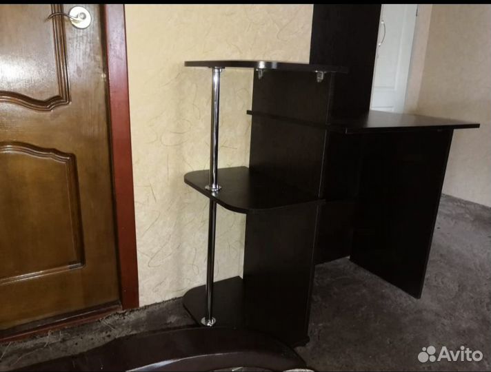 Компьютерный стол 3