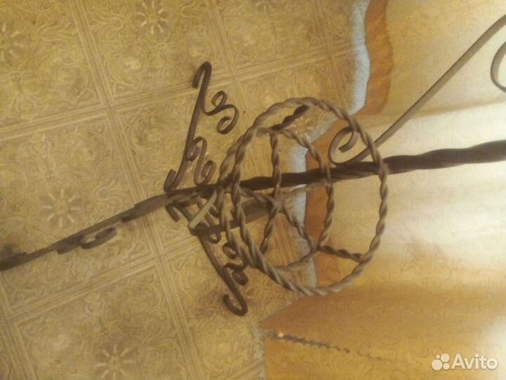 Подставка для цветов напольная металлическая