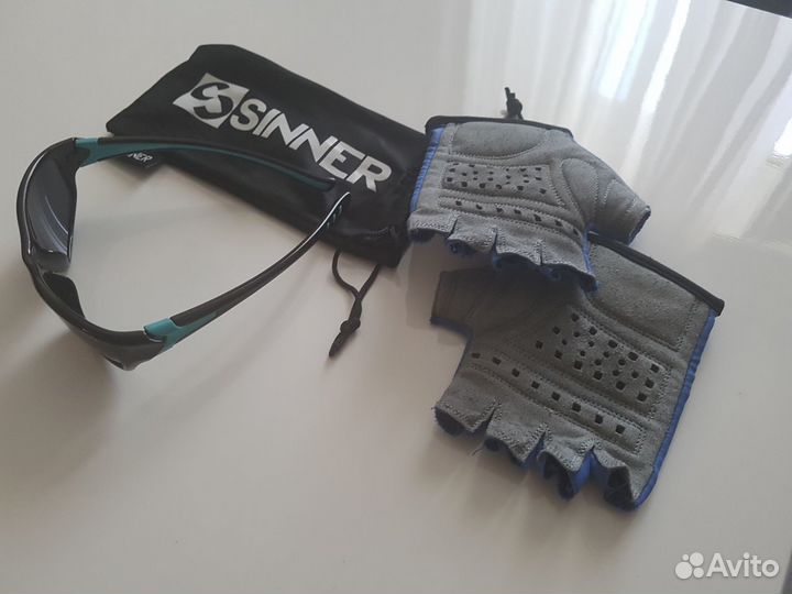 Велосипедные очки и перчатки