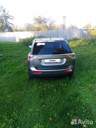 Mitsubishi Outlander, 2012