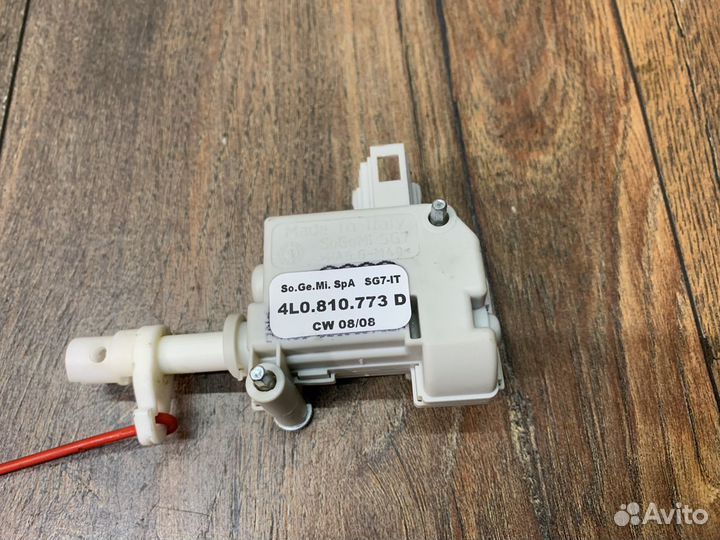 Audi Q7 4L Активатор замка крышки бензобака