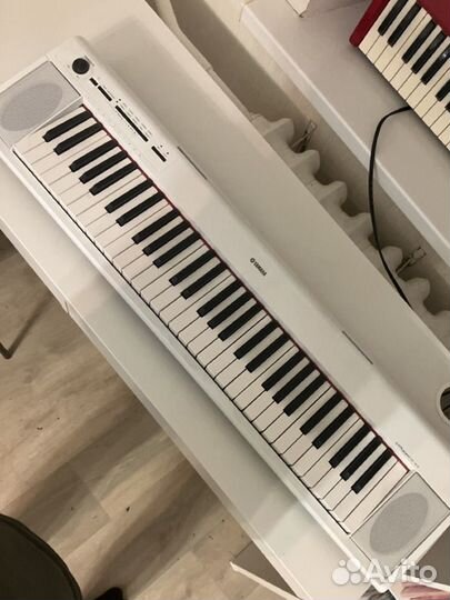 Цифровое пианино Yamaha Piagerro NP-12WH