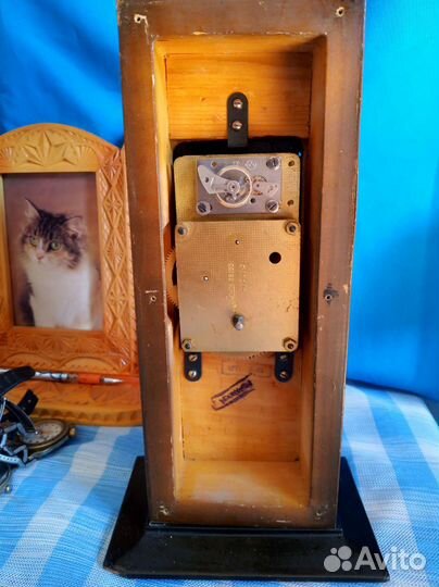 Часы настольные Янтарь СССР Салют