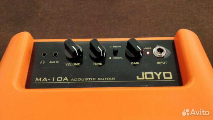 Портативный комбоусилитель для гитары, 10 Вт