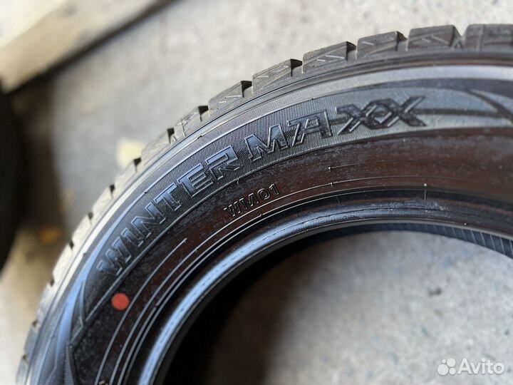 Dunlop Winter Maxx WM01 215/60 R17