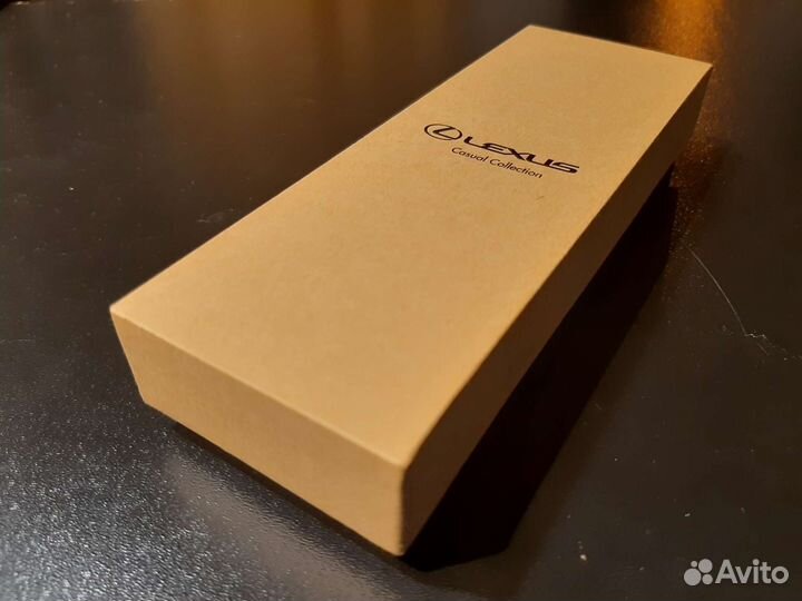 Фирменная ручка Lexus