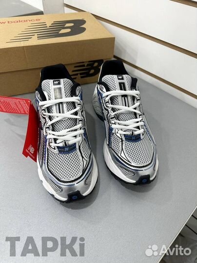 New Balance 740