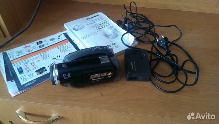 Продам видеокамеру Panasonic VDR-D230