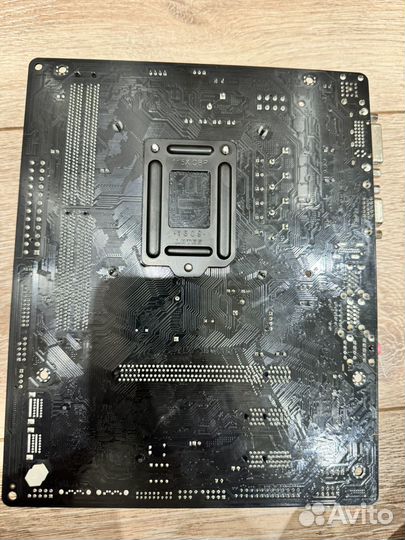 Материнская плата