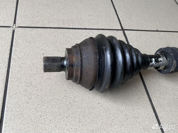 Привод передний правый Volkswagen Tiguan