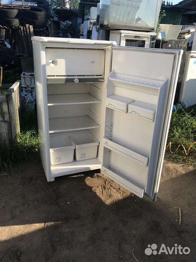 Холодильник Бирюса