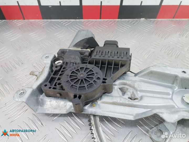 Стеклоподъемник передний левый Opel Astra F рест