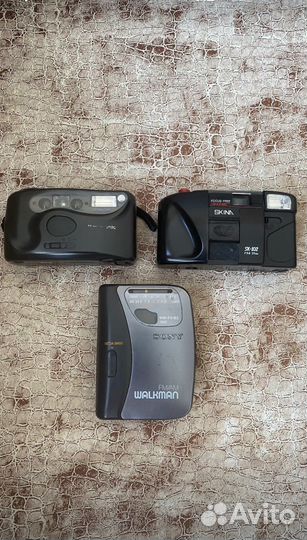 Плёночный фотоаппарат. Касетный плеер