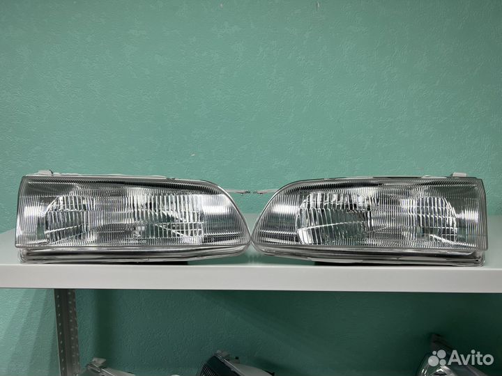 Фары Toyota Sprinter 110 95-97гг