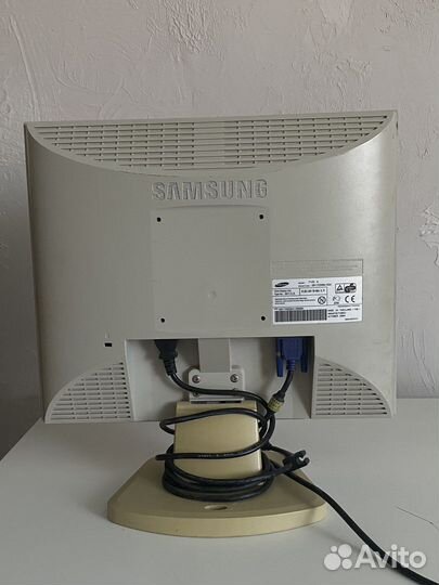 Монитор Samsung syncmaster 710v