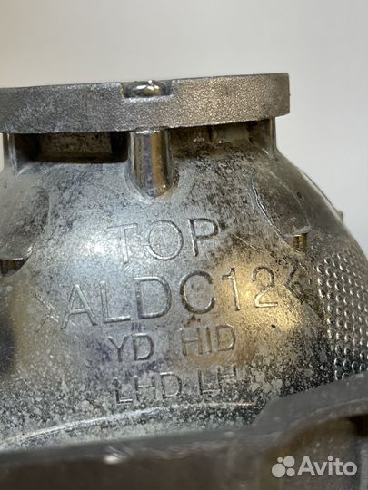 Опора линзы левой фары xenon Kia Cerato YD 2018