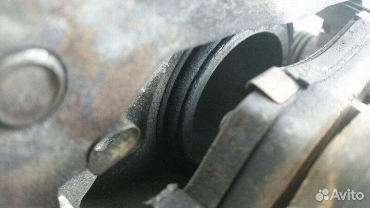 Суппорт передний правый Honda Civic FD3 2008