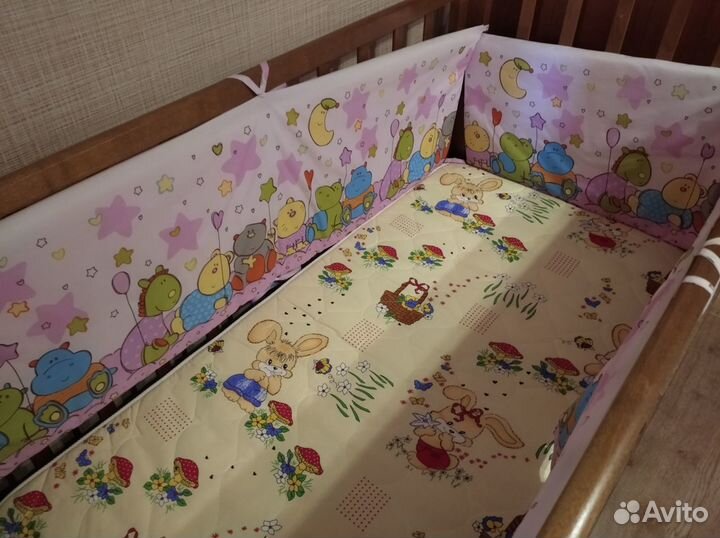 Детская кровать с маятником