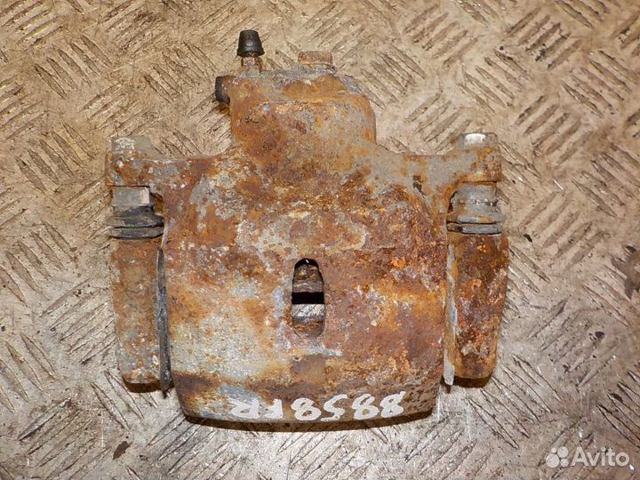 Суппорт передний правый FAW V5