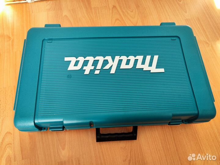 Перфоратор Makita DHR202RF