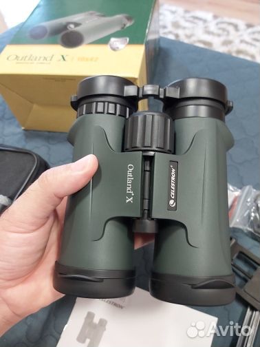 Бинокль Celestron Outland X 8x42
