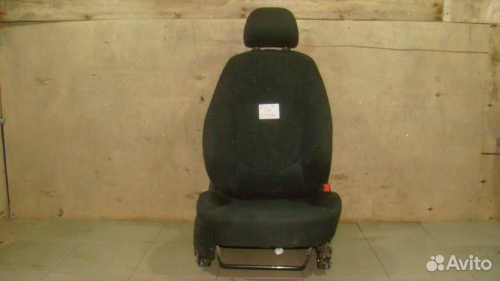 Сиденье переднее правое Kia RIO 3 (UB)