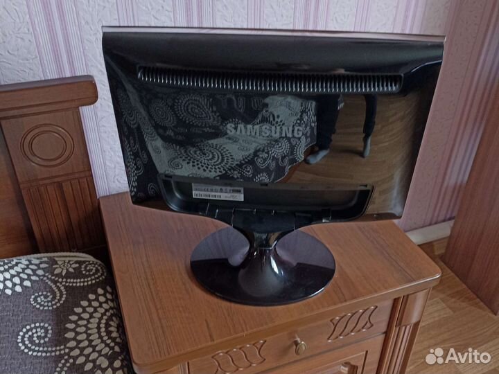 Монитор Samsung syncmaster t200n