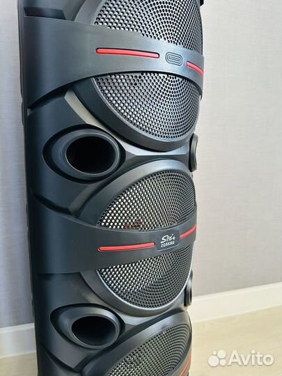 Музыкальная колонка с блютузом и караоке новая