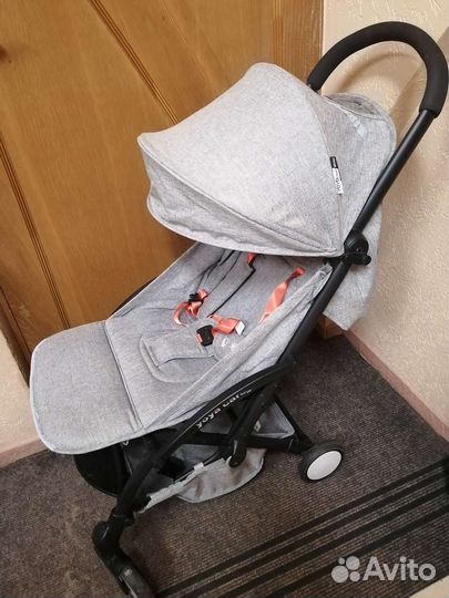 Прогулочная коляска yoya